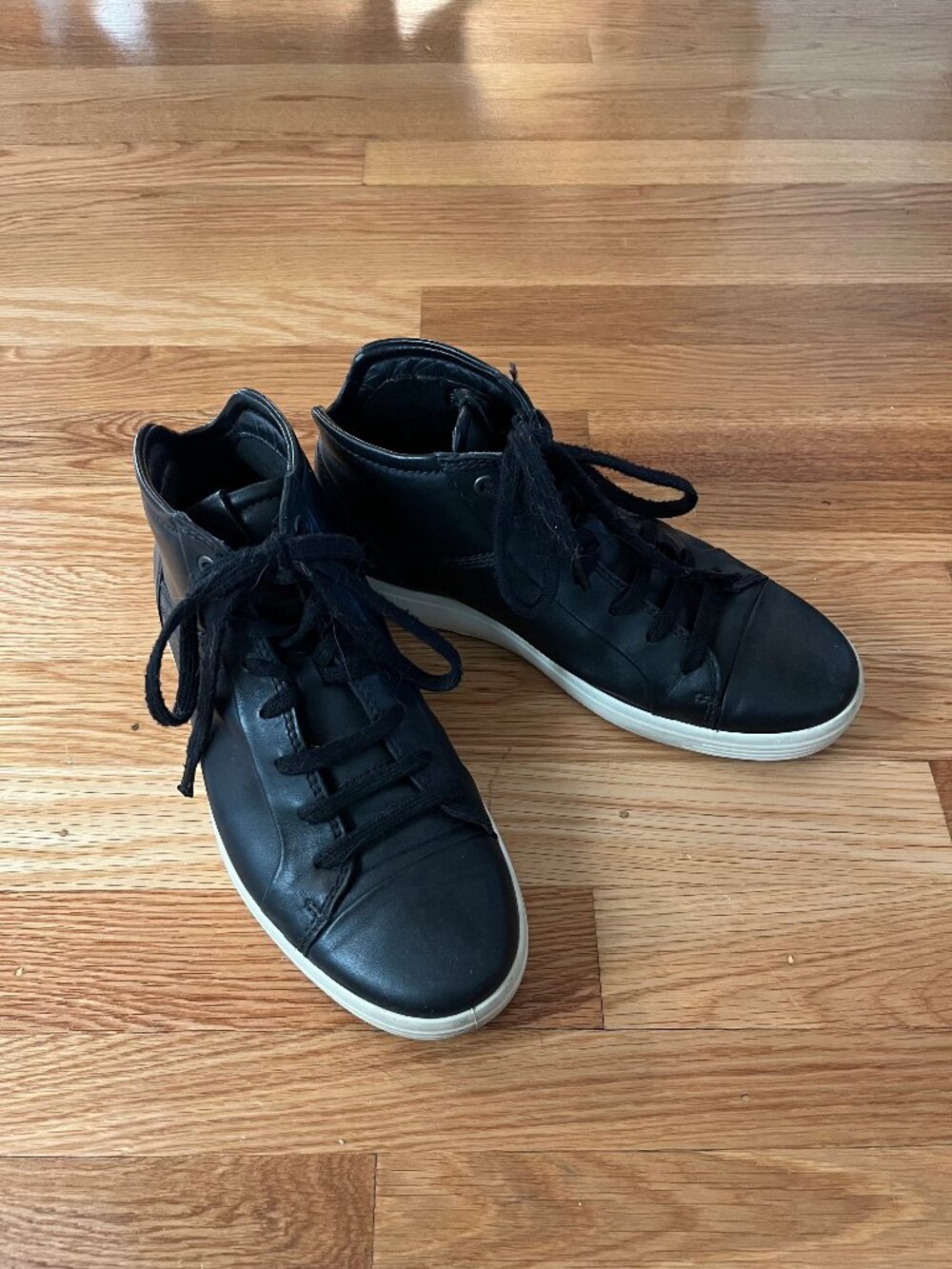Leather Ecco Soft High Tops 39 (US 5 - 5.5)